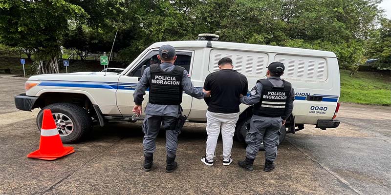 Noticias: Periodista Manuel Flores